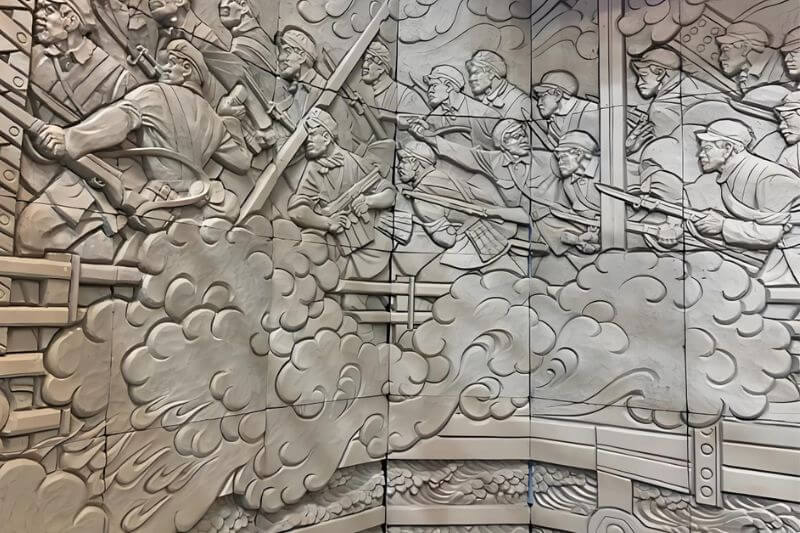 如何選擇適合不同場景的浮雕材料？專業(yè)雕塑廠家助您精準(zhǔn)決策