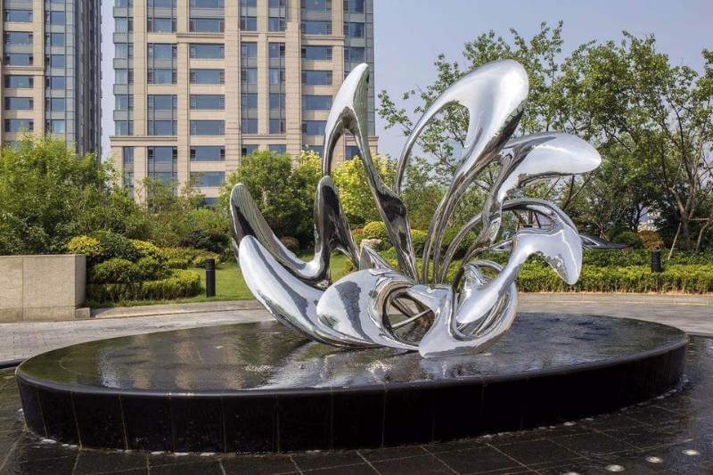 為什么園林雕塑是園林藝術(shù)的重要體現(xiàn)？藝通公司怎么定制雕塑